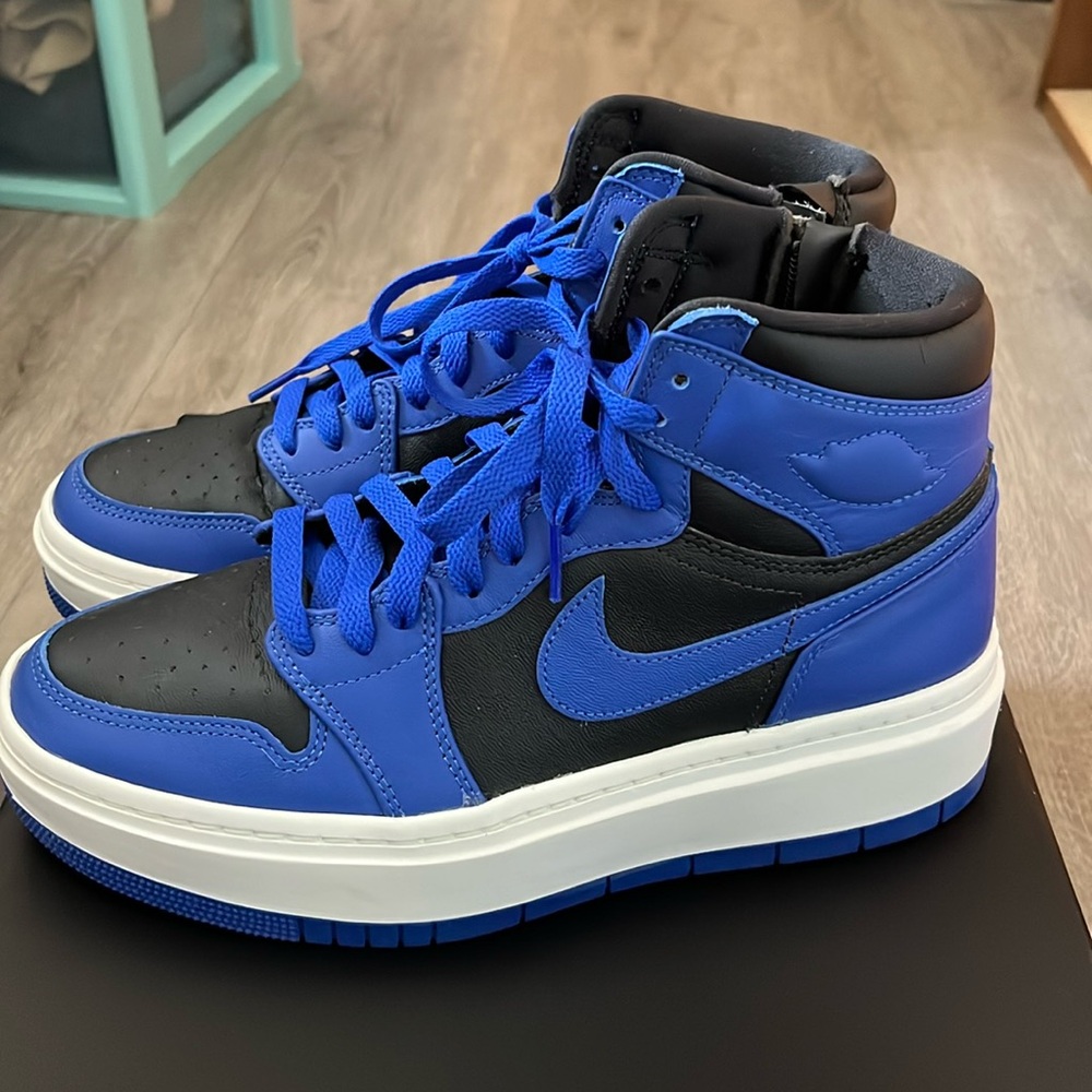 Women’s Air Jordan 1 sneakers